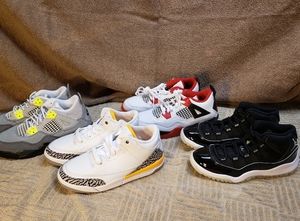 Youth Jordan retro shoes size 01.0